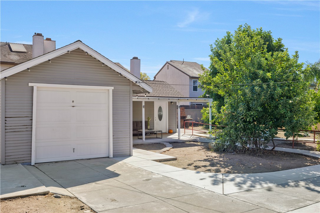 1007 S Magnolia Avenue