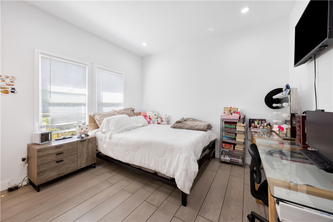 1007 S Magnolia Avenue