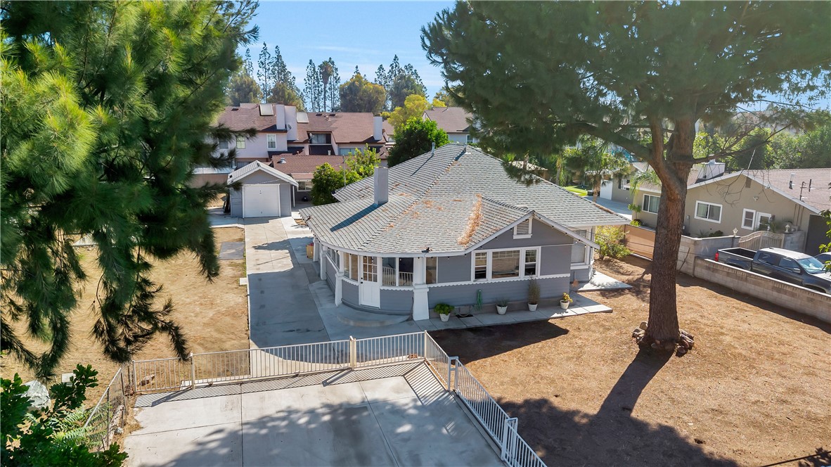 1007 S Magnolia Avenue