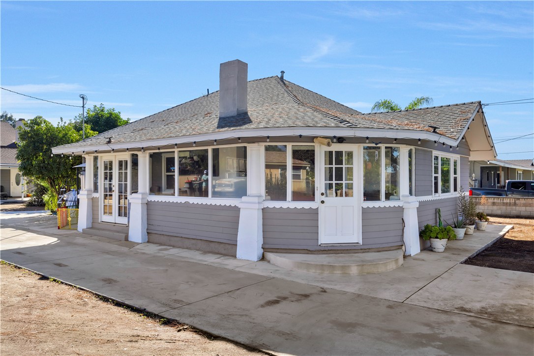 1007 S Magnolia Avenue