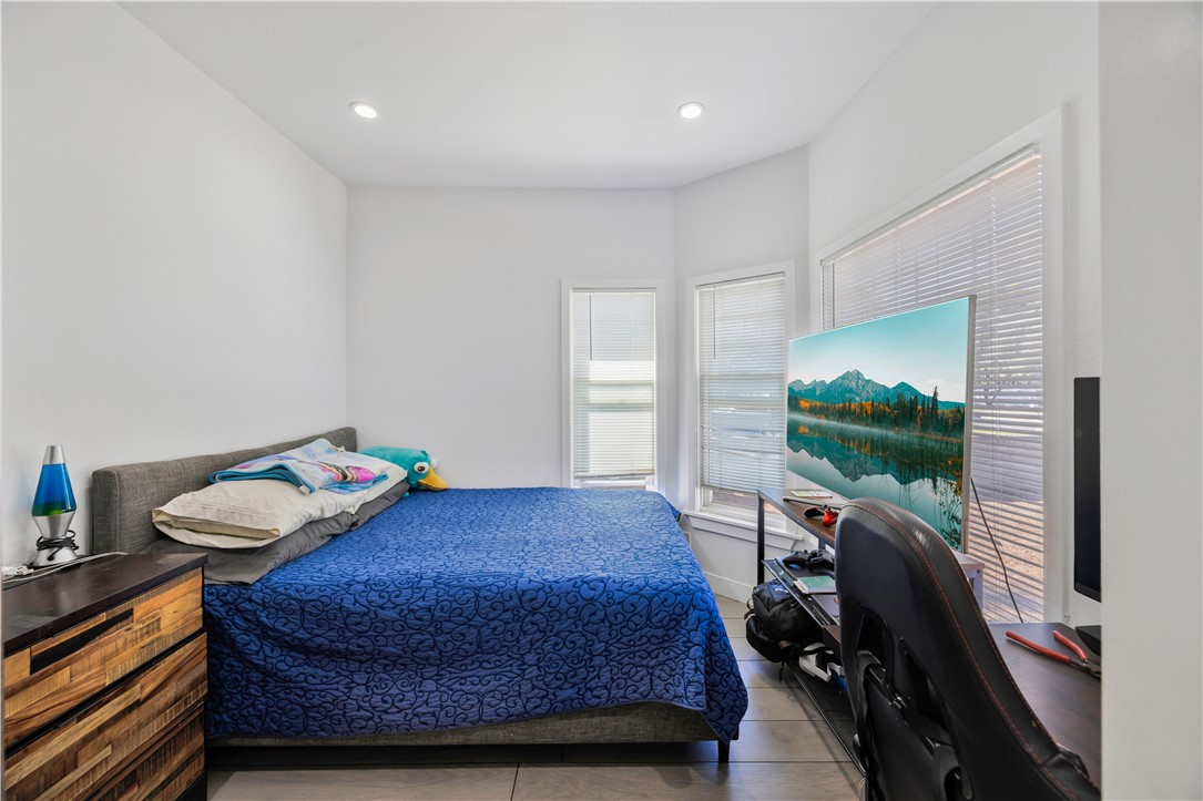 1007 S Magnolia Avenue