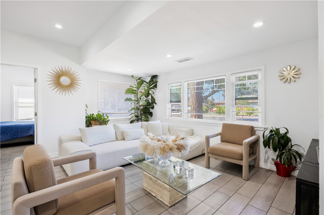 1007 S Magnolia Avenue