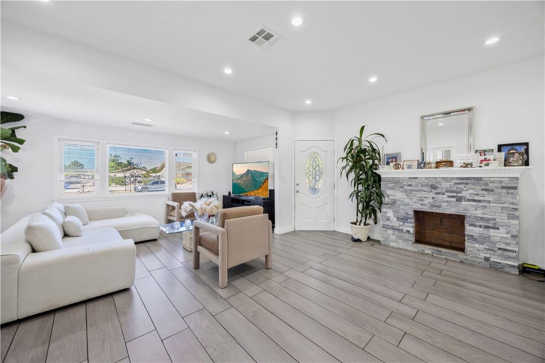 1007 S Magnolia Avenue