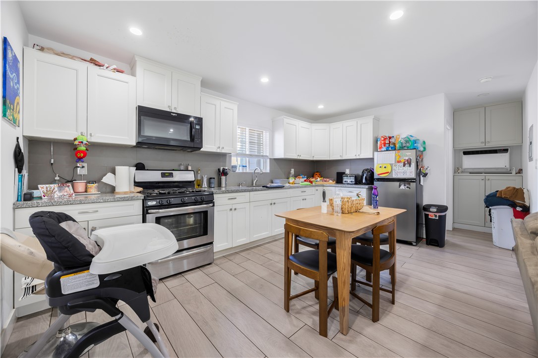 1007 S Magnolia Avenue