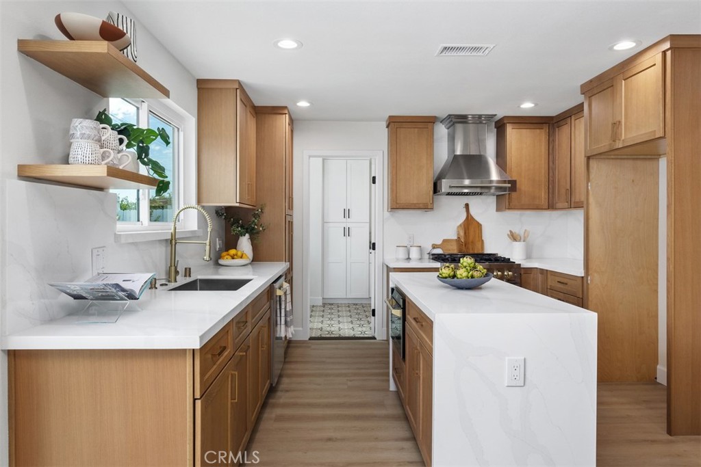 1412 E Quincy Avenue