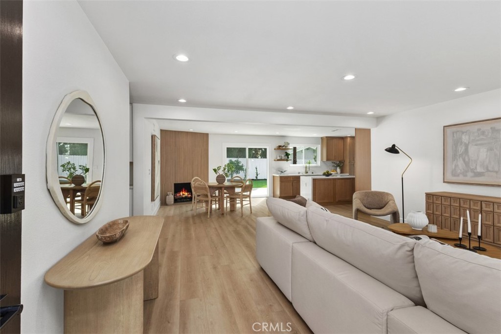 1412 E Quincy Avenue