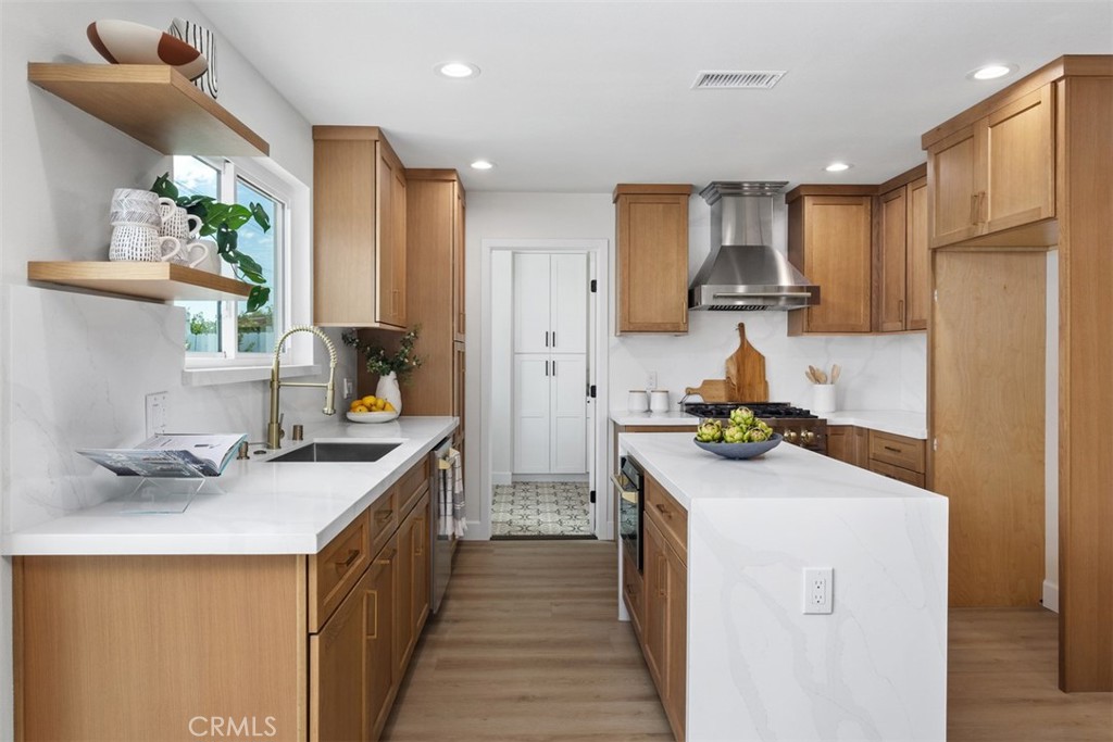 1412 E Quincy Avenue