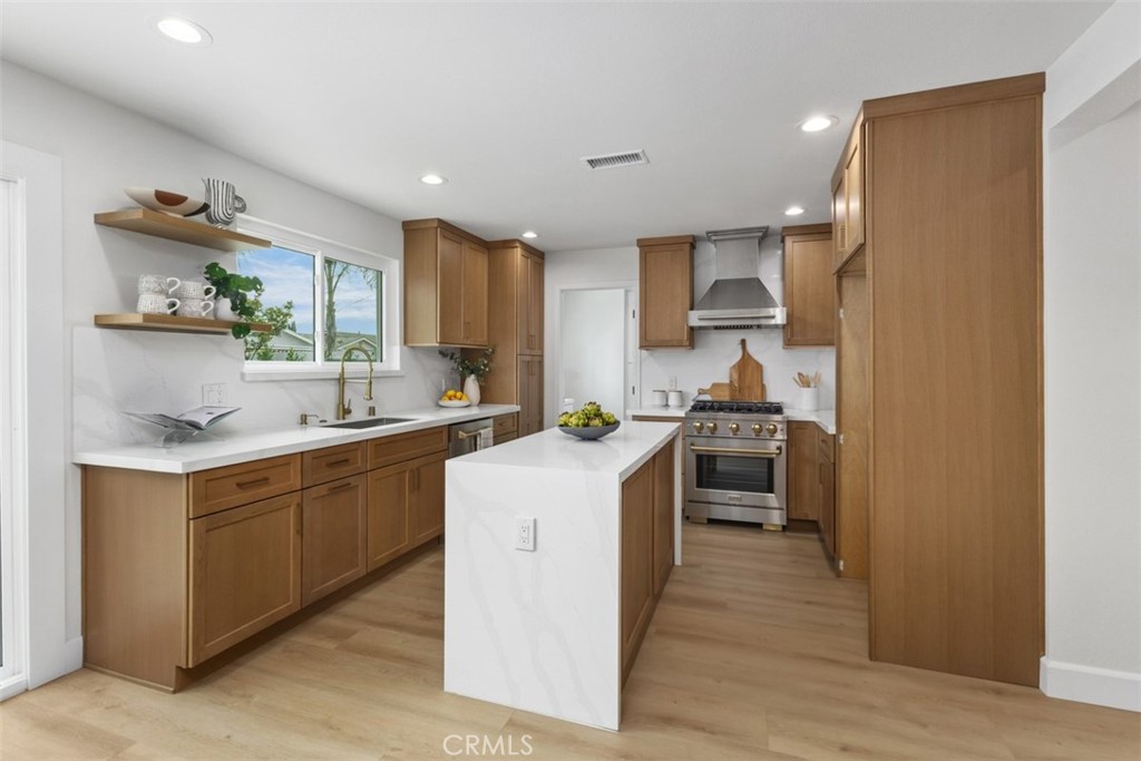 1412 E Quincy Avenue