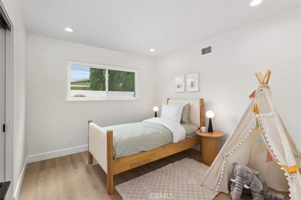 1412 E Quincy Avenue