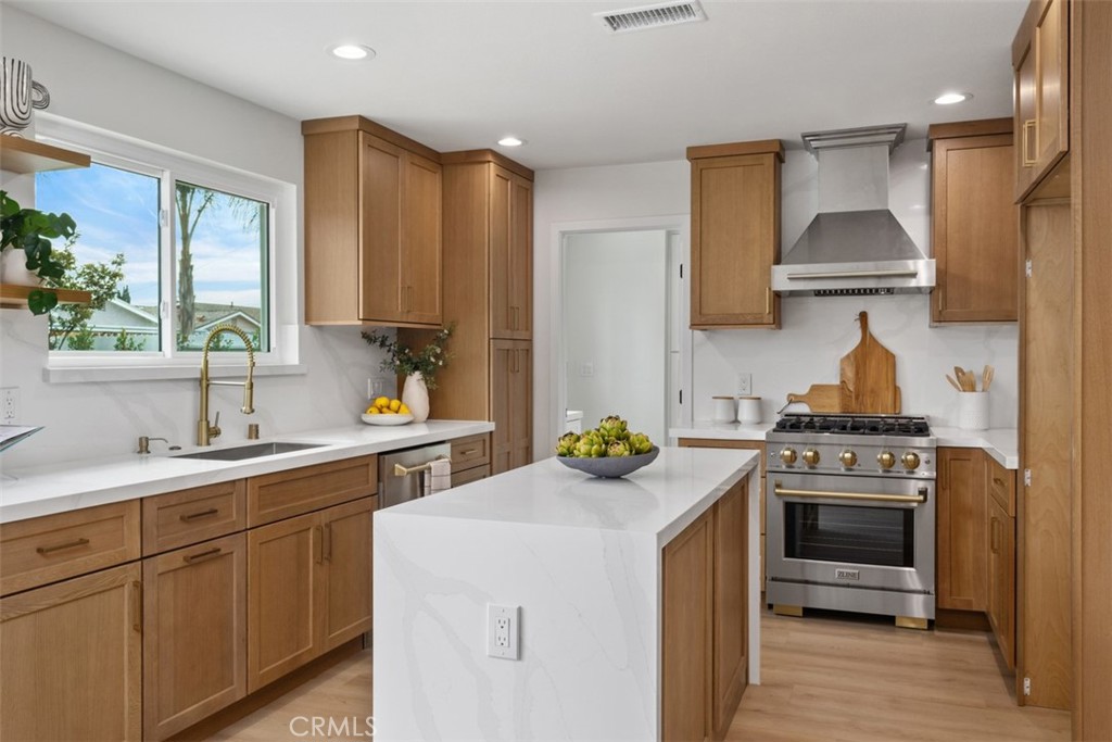 1412 E Quincy Avenue