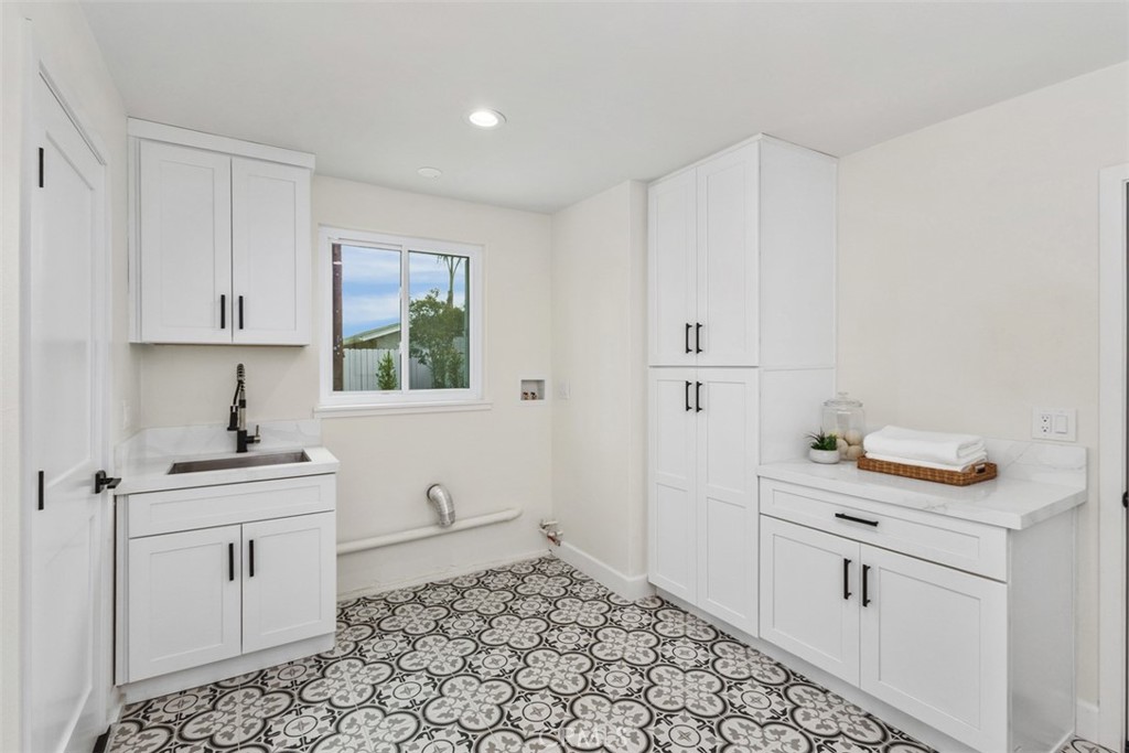 1412 E Quincy Avenue