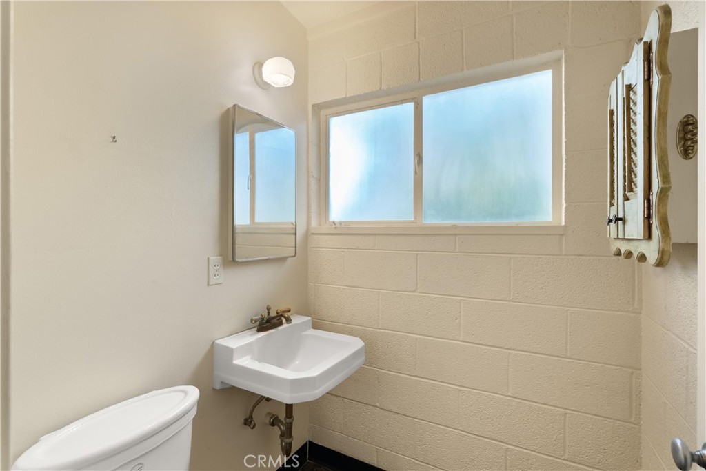 11531 Sunnybrook Lane