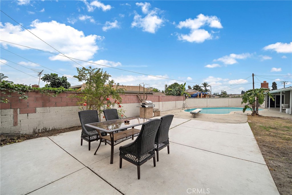 13411 Magnolia Street