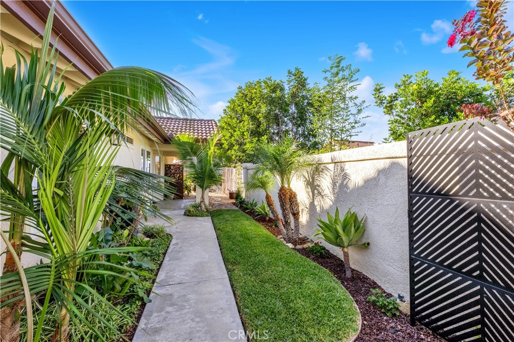 27369 Paseo Placentia