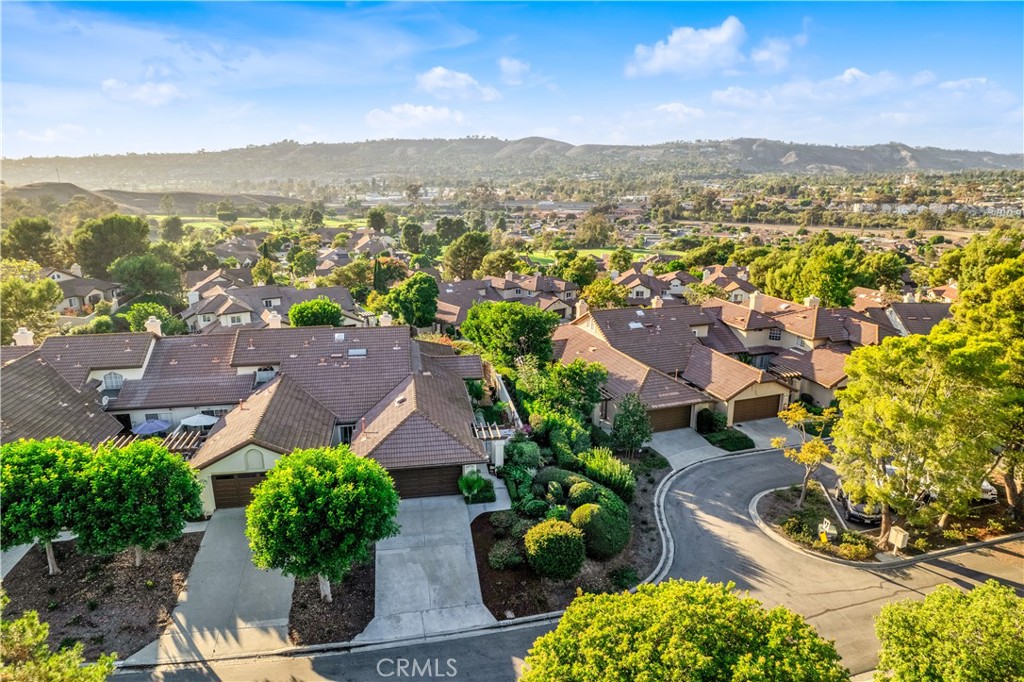 27369 Paseo Placentia