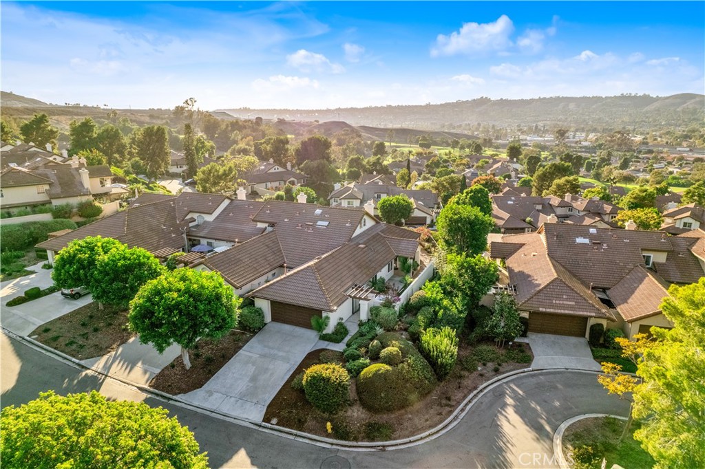 27369 Paseo Placentia