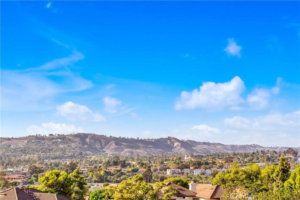 27369 Paseo Placentia