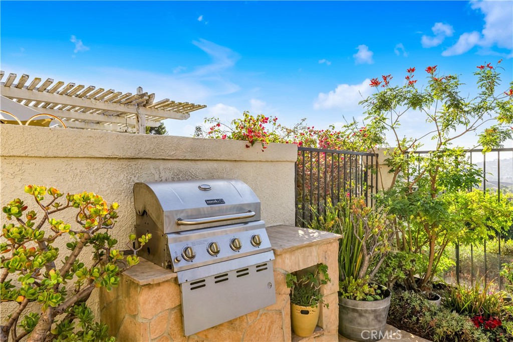 27369 Paseo Placentia