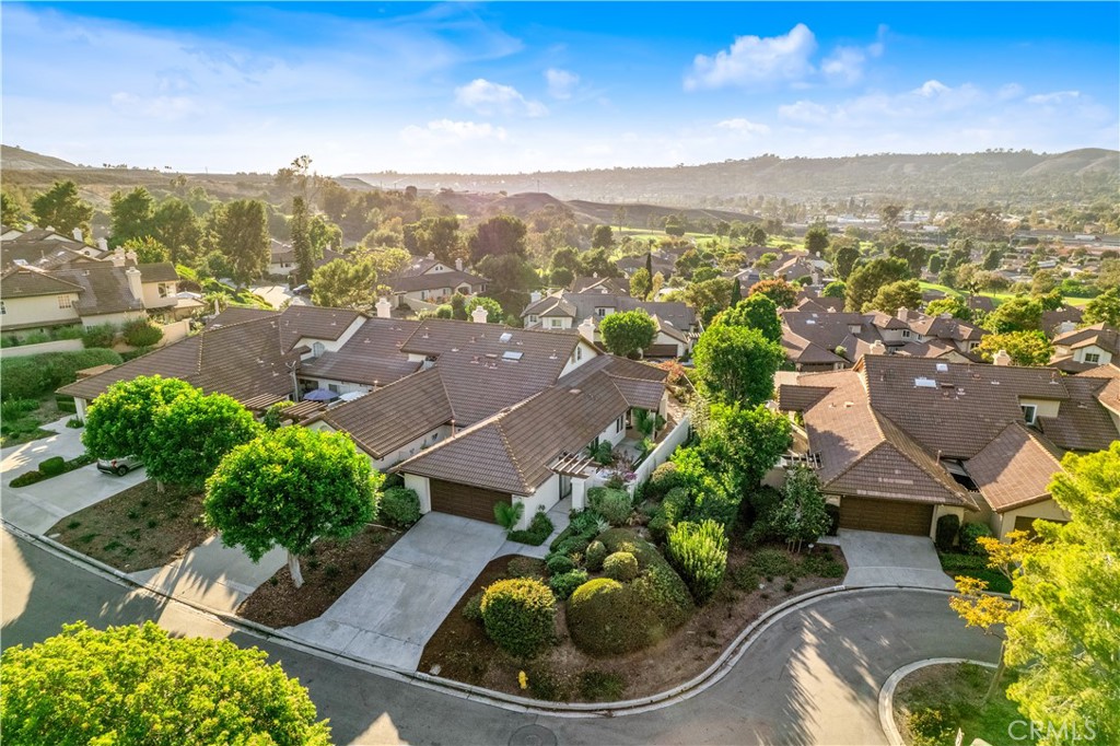 27369 Paseo Placentia