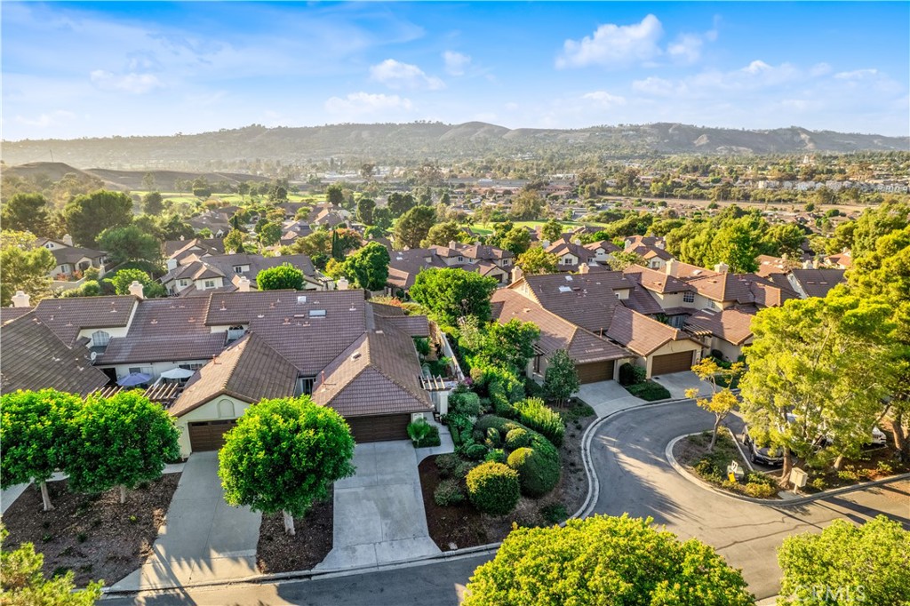 27369 Paseo Placentia