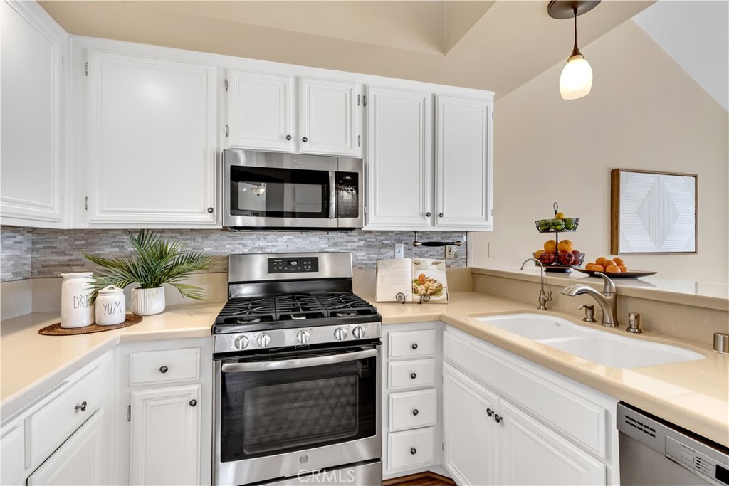 27369 Paseo Placentia