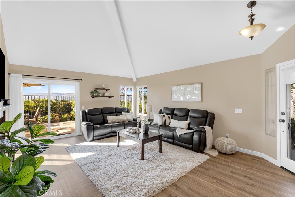 27369 Paseo Placentia