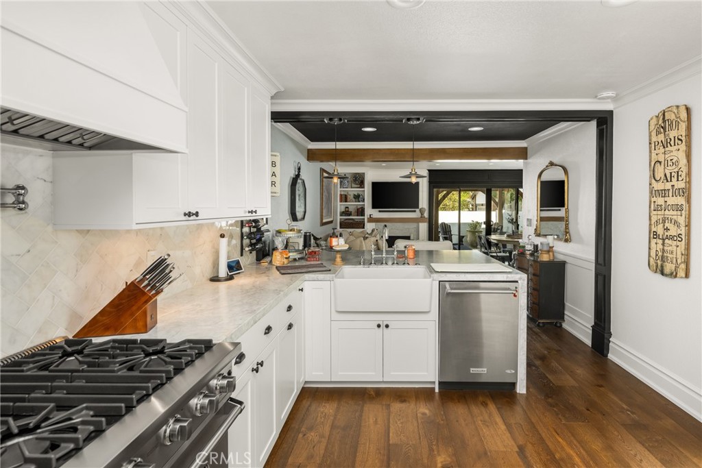 1055 Tustin Pines