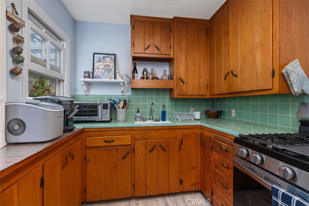 16935 S Pacific Avenue