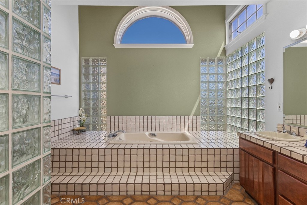 16935 S Pacific Avenue