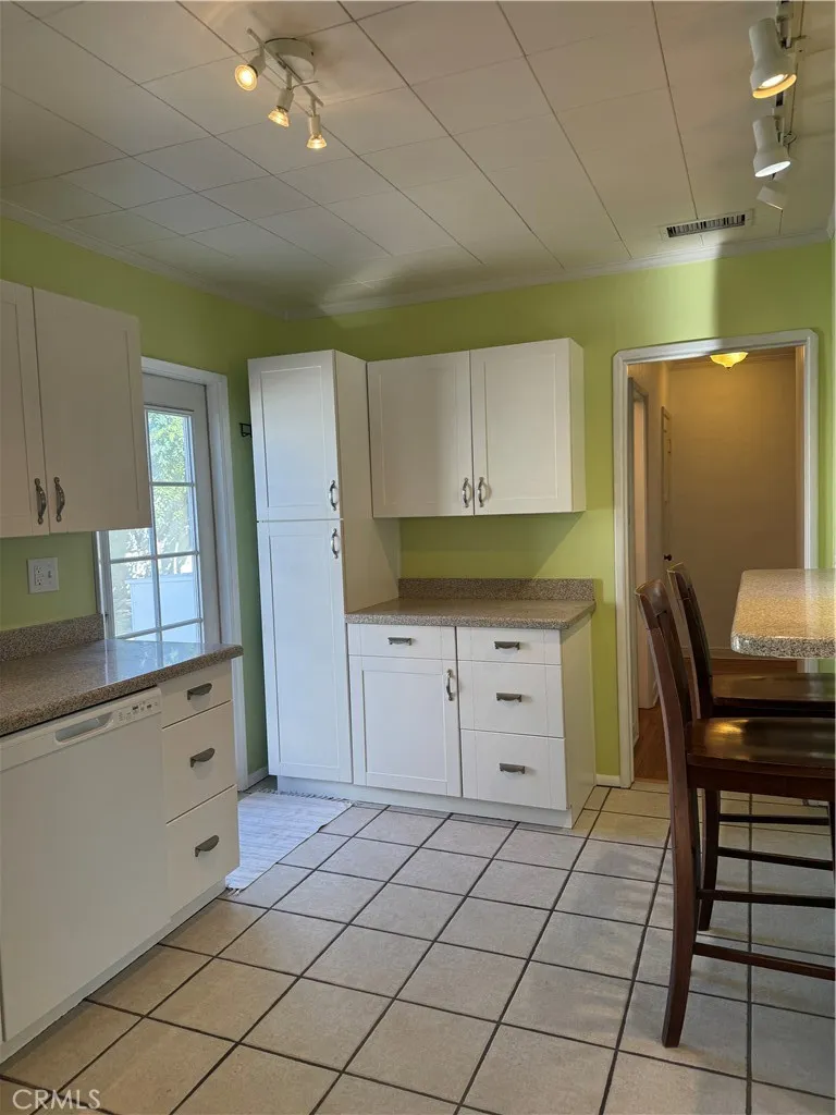 5729 E Wardlow Road, Long Beach