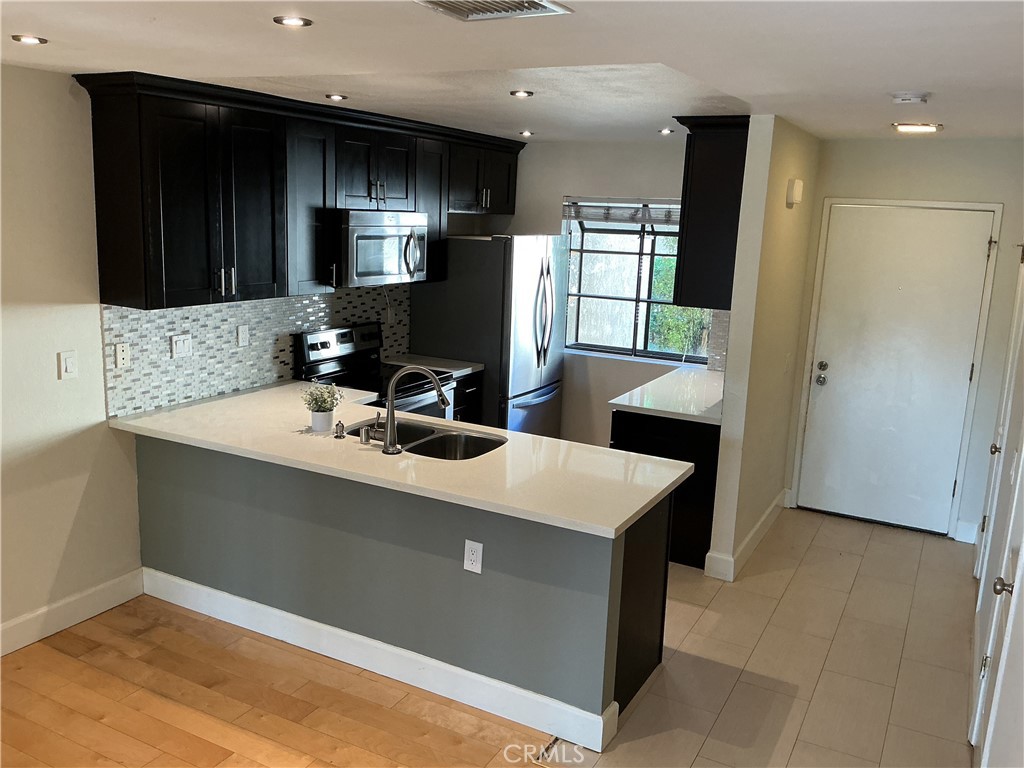 251 Pineview