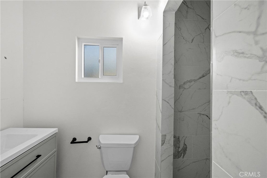 2603 Calle Del Comercio B