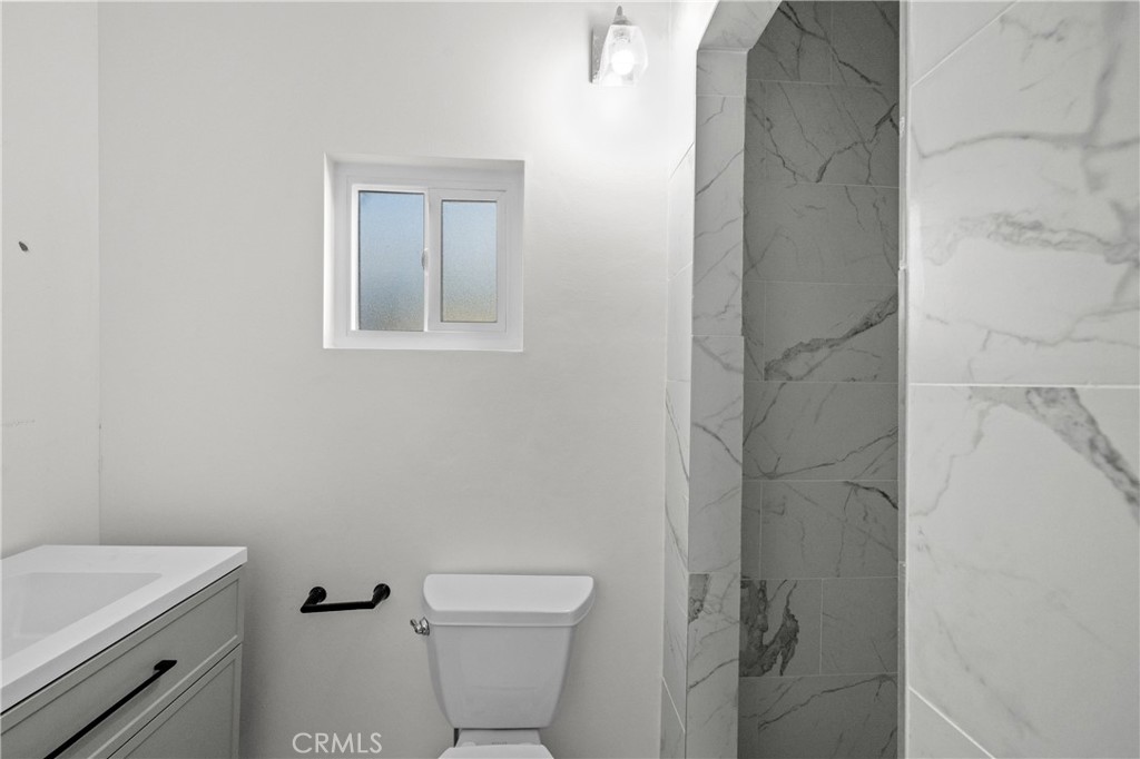 2603 Calle Del Comercio B