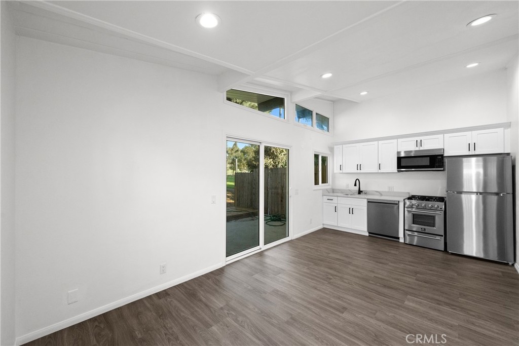 2603 Calle Del Comercio B