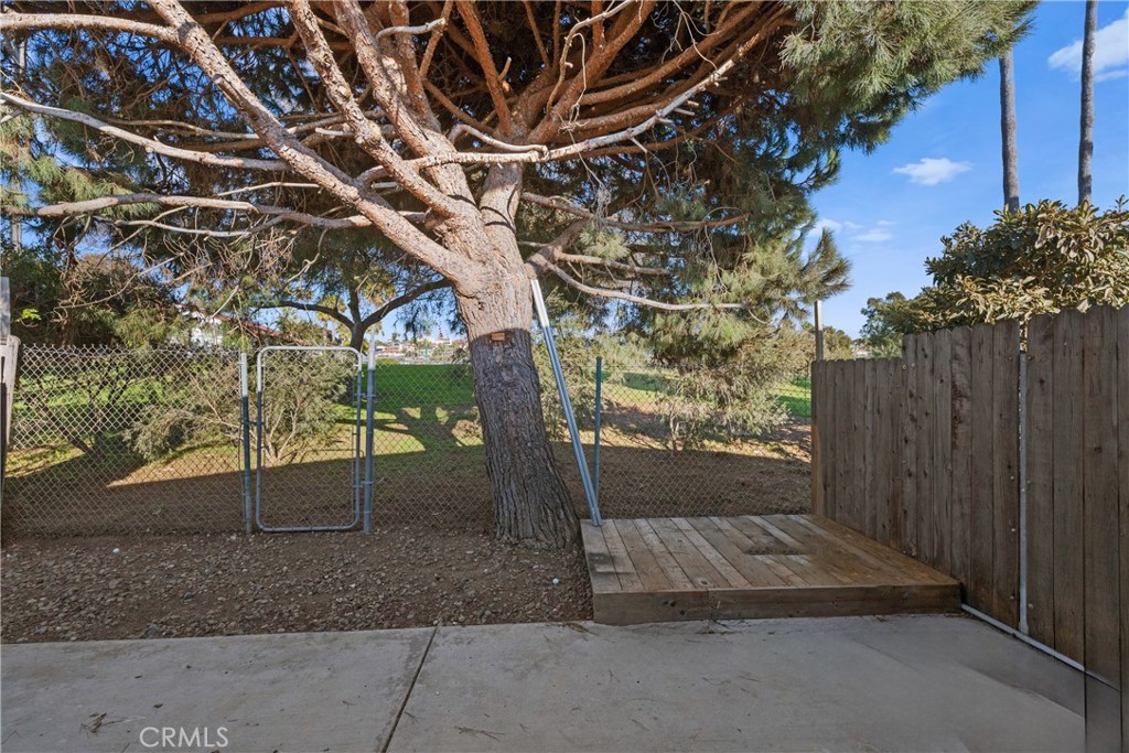 2603 Calle Del Comercio B