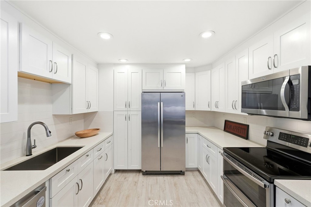 7890 E Spring Street 10G