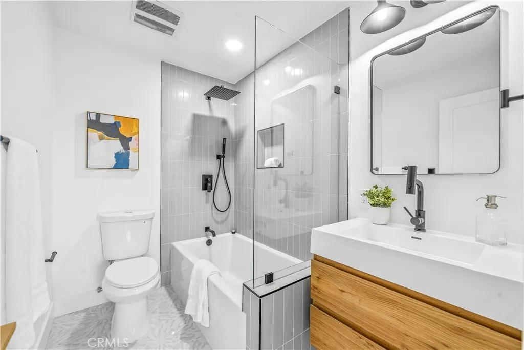 22321 Caminito Mescalero Unit 226, Laguna Hills Unit: 226