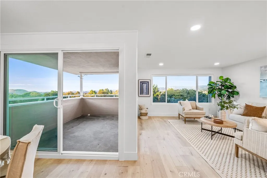 22321 Caminito Mescalero Unit 226, Laguna Hills Unit: 226