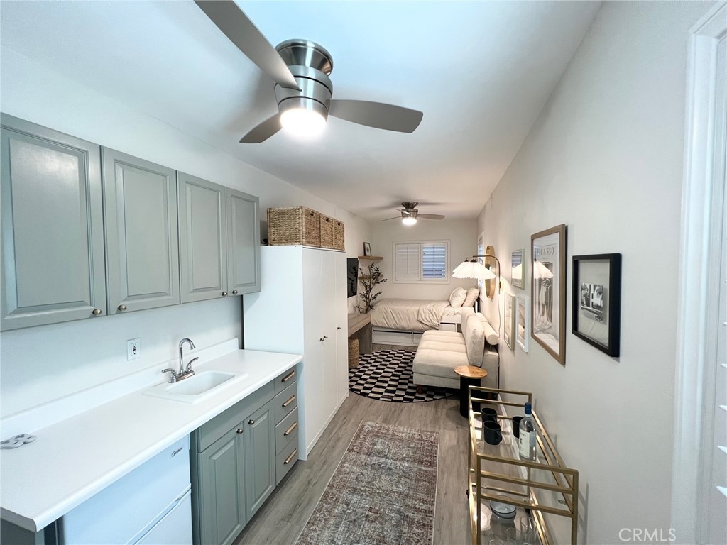 704 1/2 Marigold Avenue