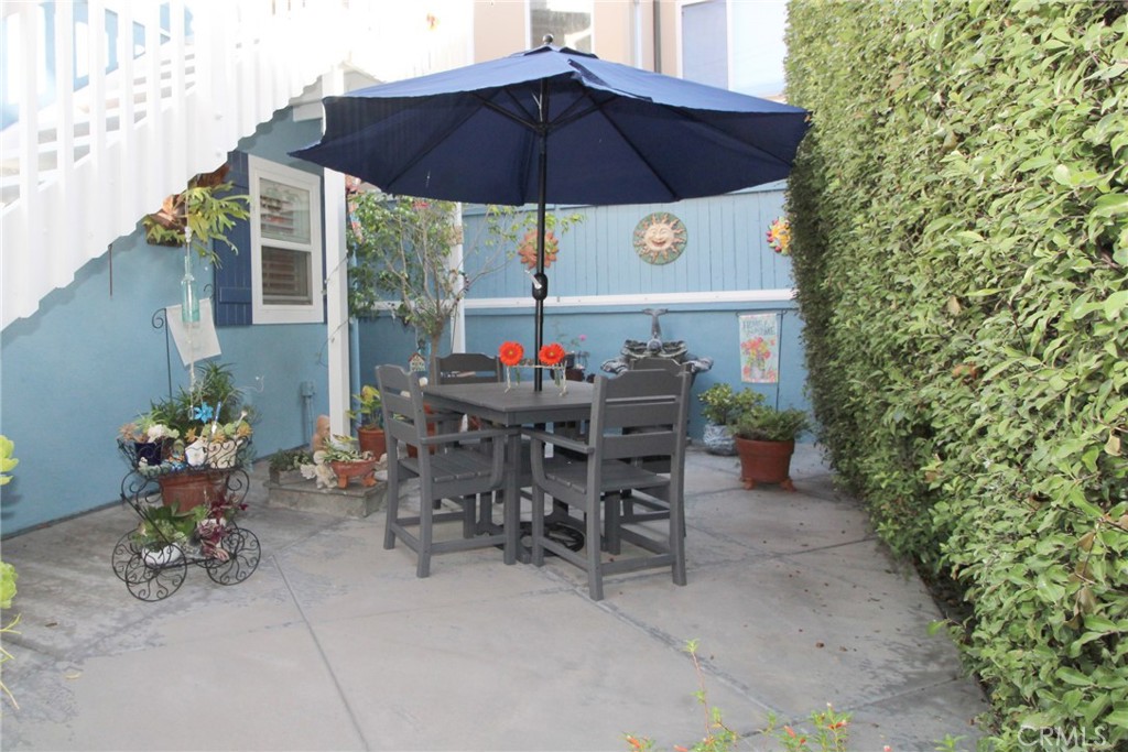 704 1/2 Marigold Avenue