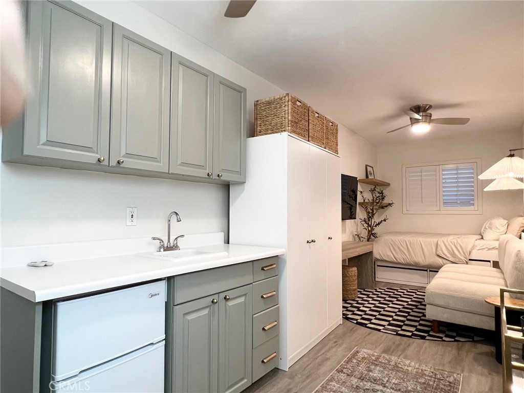 704 1/2 Marigold Avenue