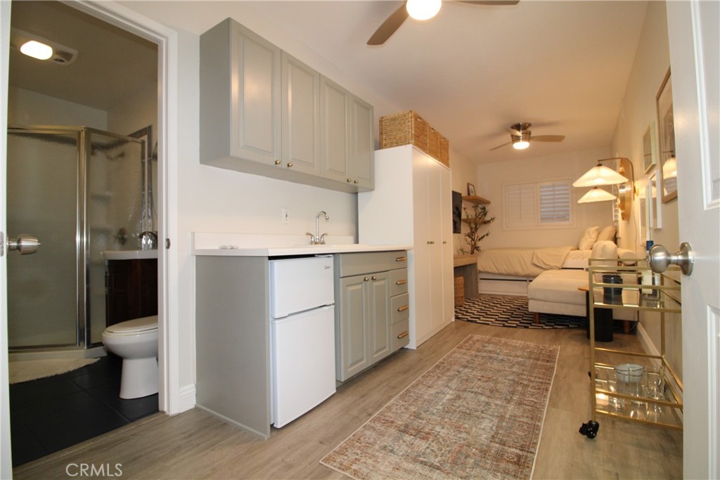 704 1/2 Marigold Avenue