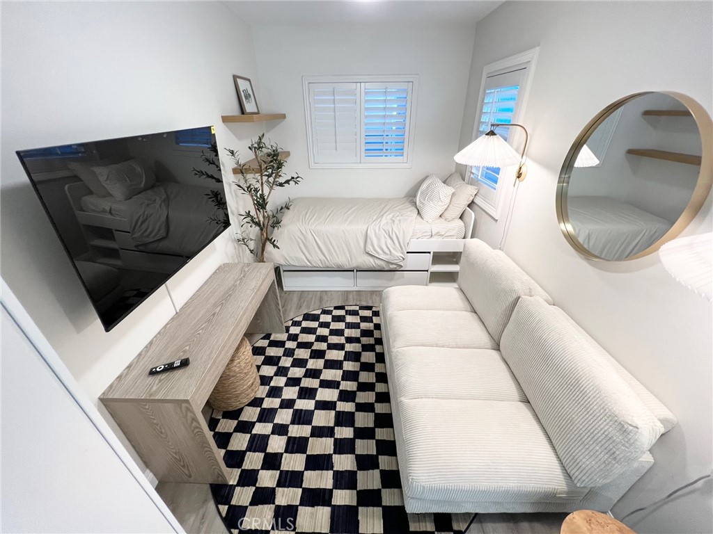 704 1/2 Marigold Avenue