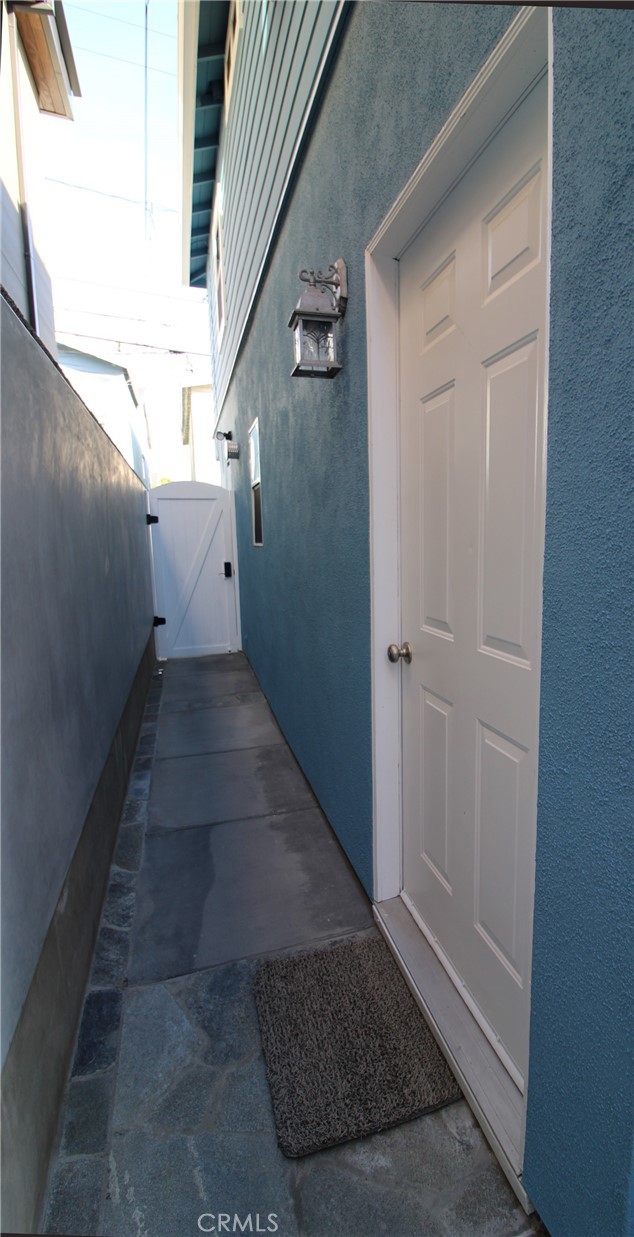 704 1/2 Marigold Avenue