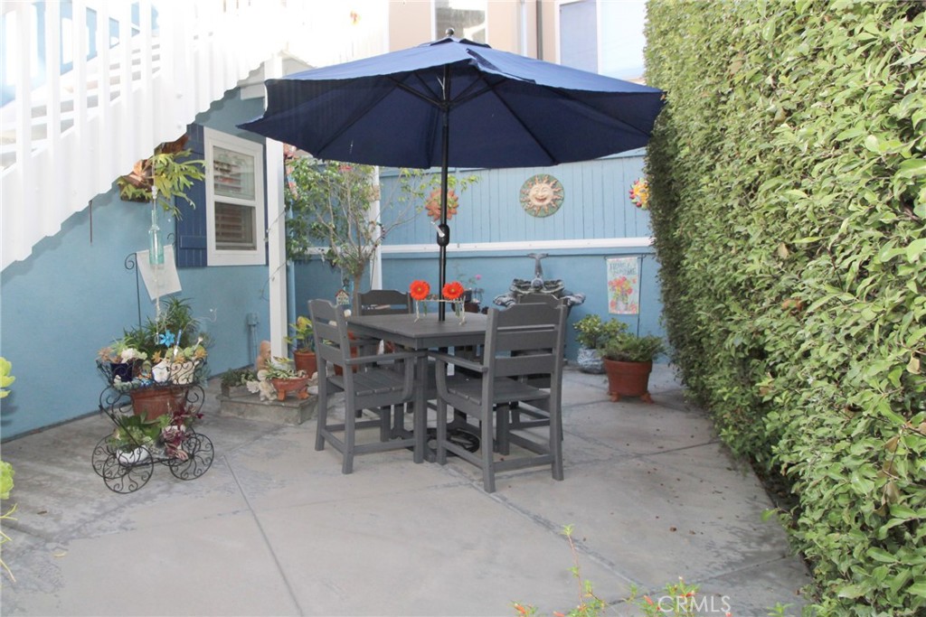 704 1/2 Marigold Avenue