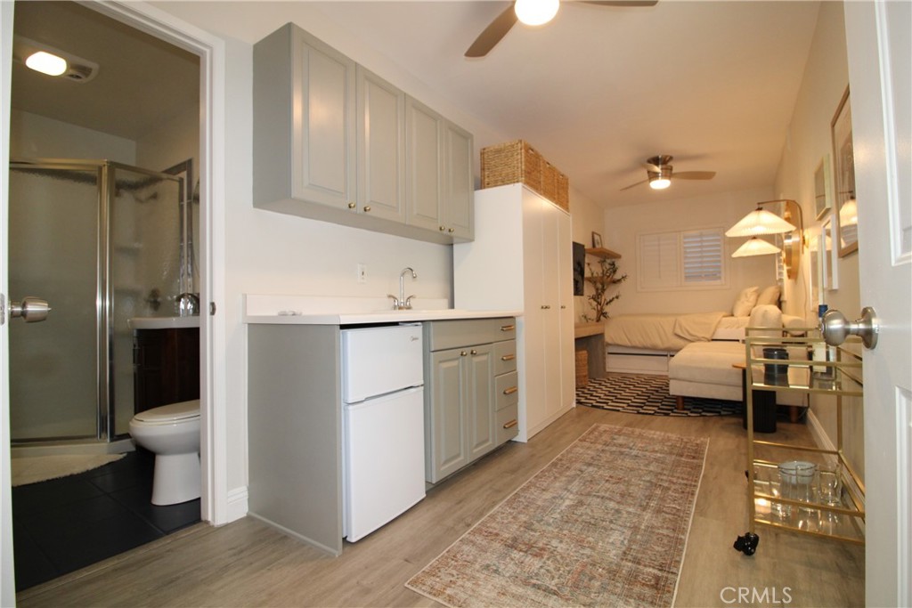 704 1/2 Marigold Avenue