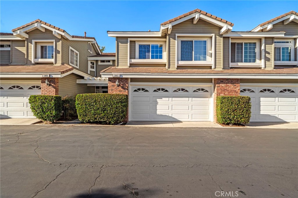 13615 Almond