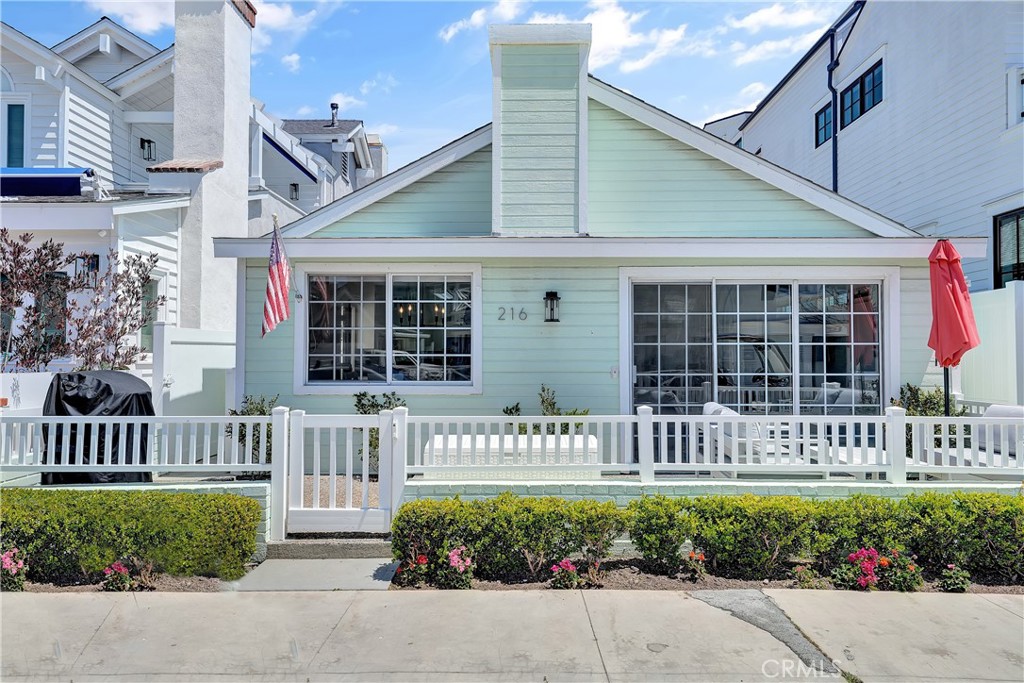 216 Collins