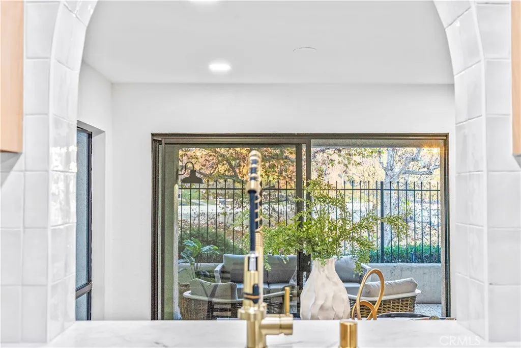 22482 Formentor Unit 15