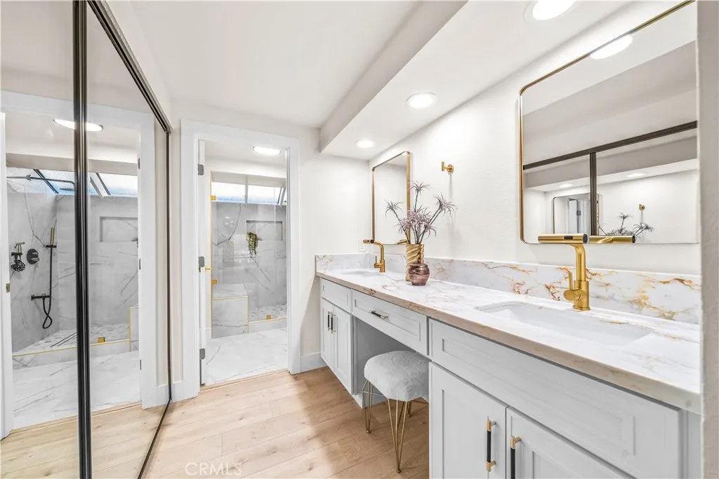 22482 Formentor Unit 15